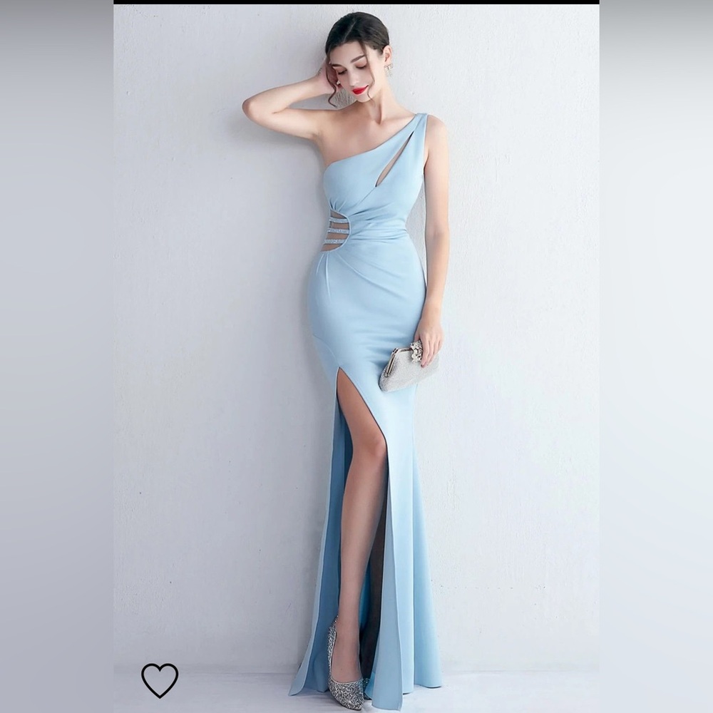 Asymmetrical Blue One-Shoulder Prom Gown
